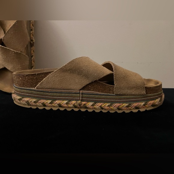 Chunky suede Platform Sandals - Picture 7 of 11